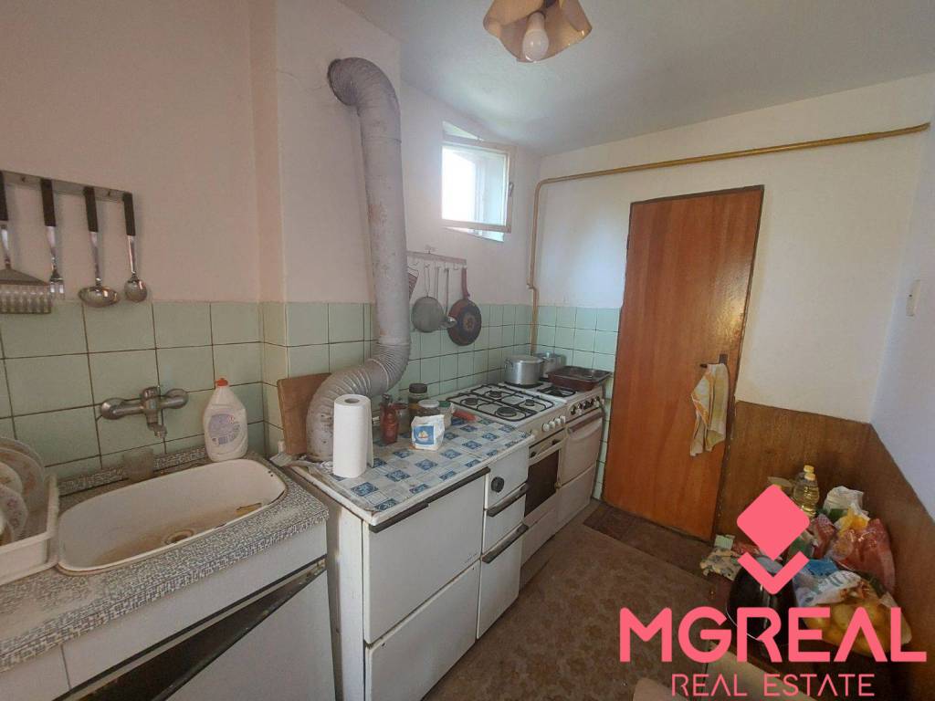 Rodinný dom s veľkým pozemkom - Veľký Cetín - 6