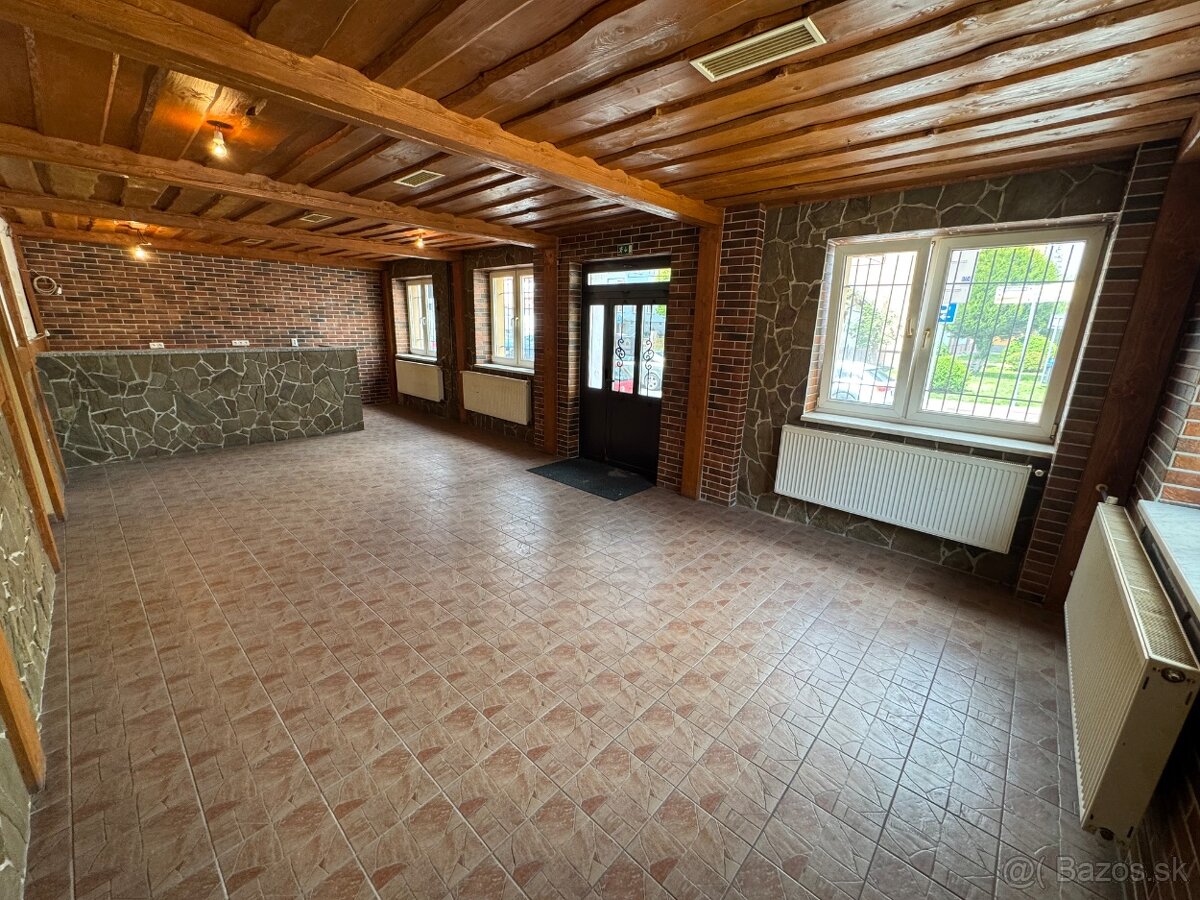 Polyfunkčná budova v centre Trstenej - 6