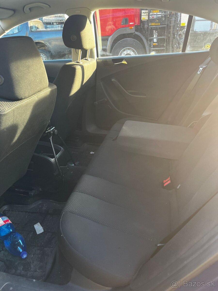Rozpredám na diely volkswagen passat B6 1.9 tdi BLS - 6