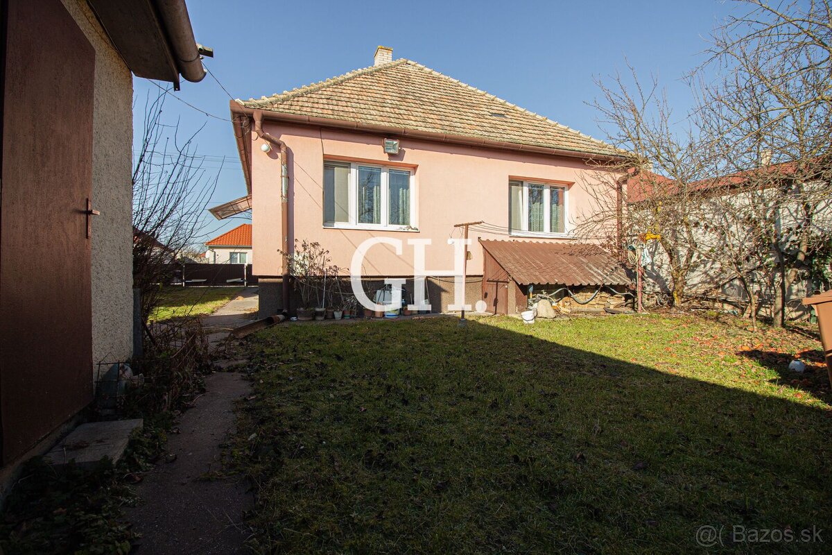 REZERVOVANÉ - Na predaj 4-izbový rodinný dom v Rimavskej Sob - 6