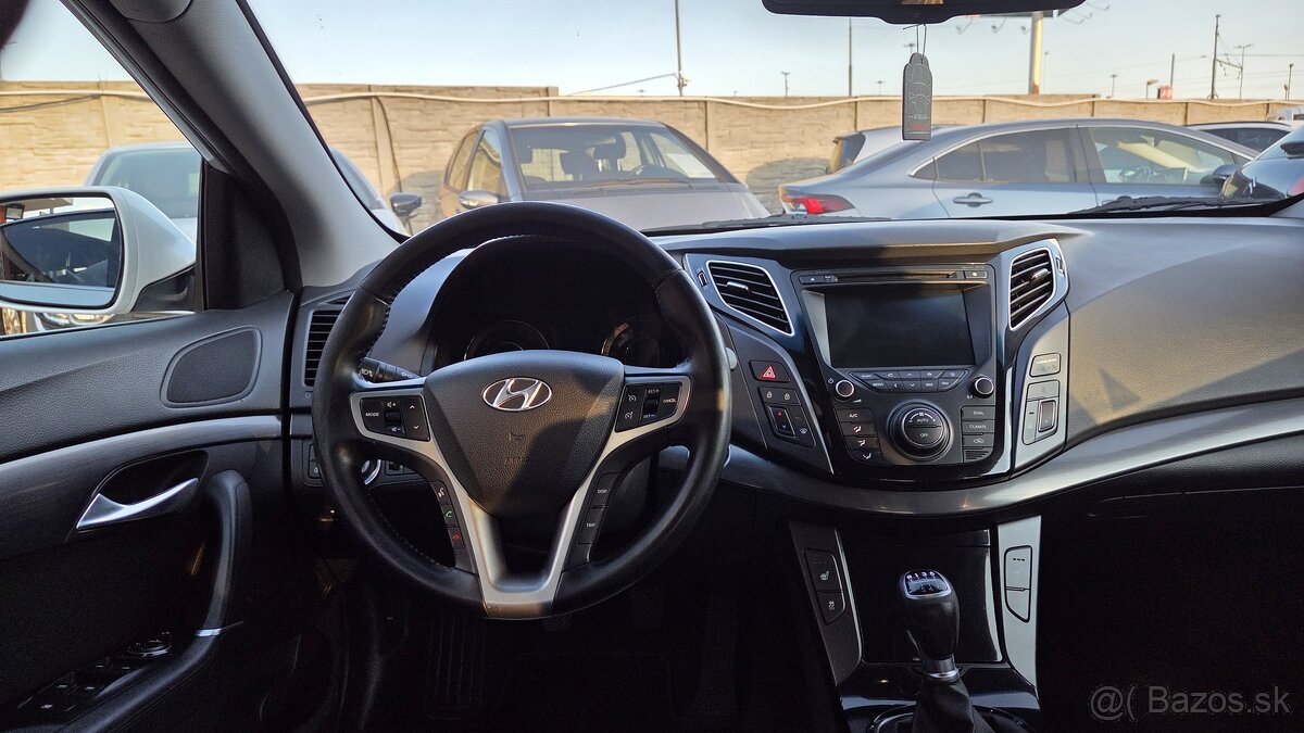 Hyundai i40 1.7 CRDI 100kW Style M6 - 6