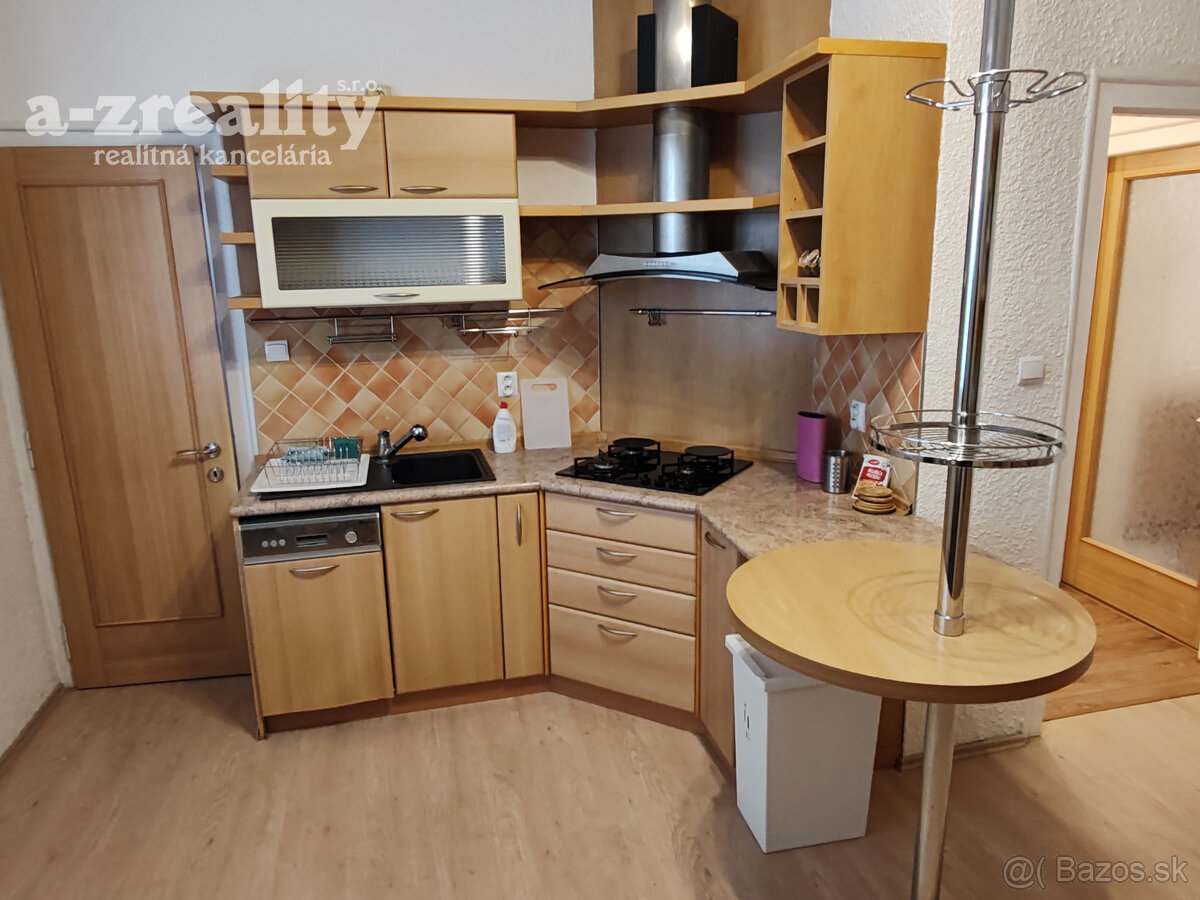Zariadený veľký 2 izbový byt na prenájom v Komárne - 6