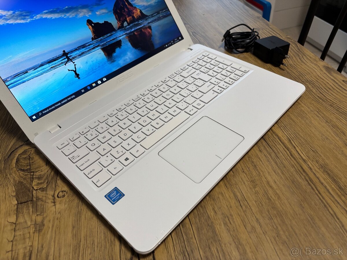 Asus Notebook/4GB RAM DDR4/1TB SSHD/Intel HD 2GB Grafika - 6