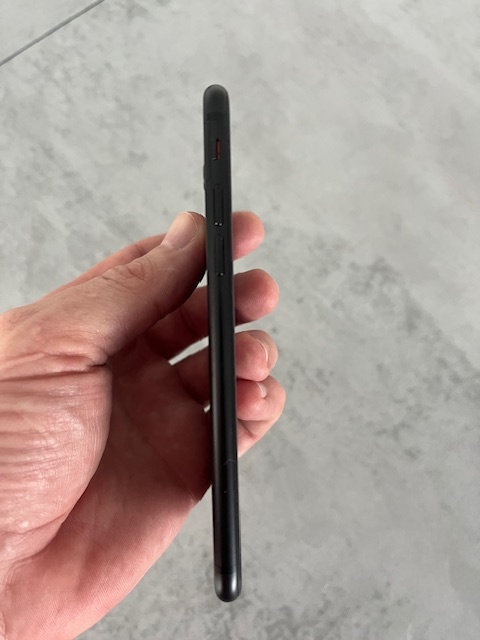 Predám Iphone 7 - 6