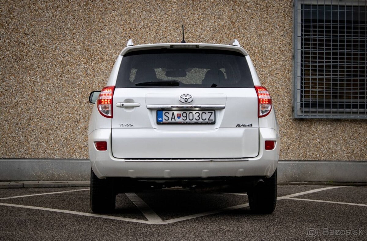 Toyota RAV4 2.2 D-4D 110kw MT/6 2013 - 6