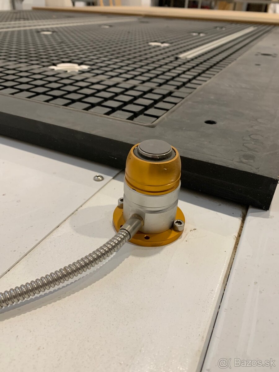 CNC frézka Jeřábek Delta 210S - 6