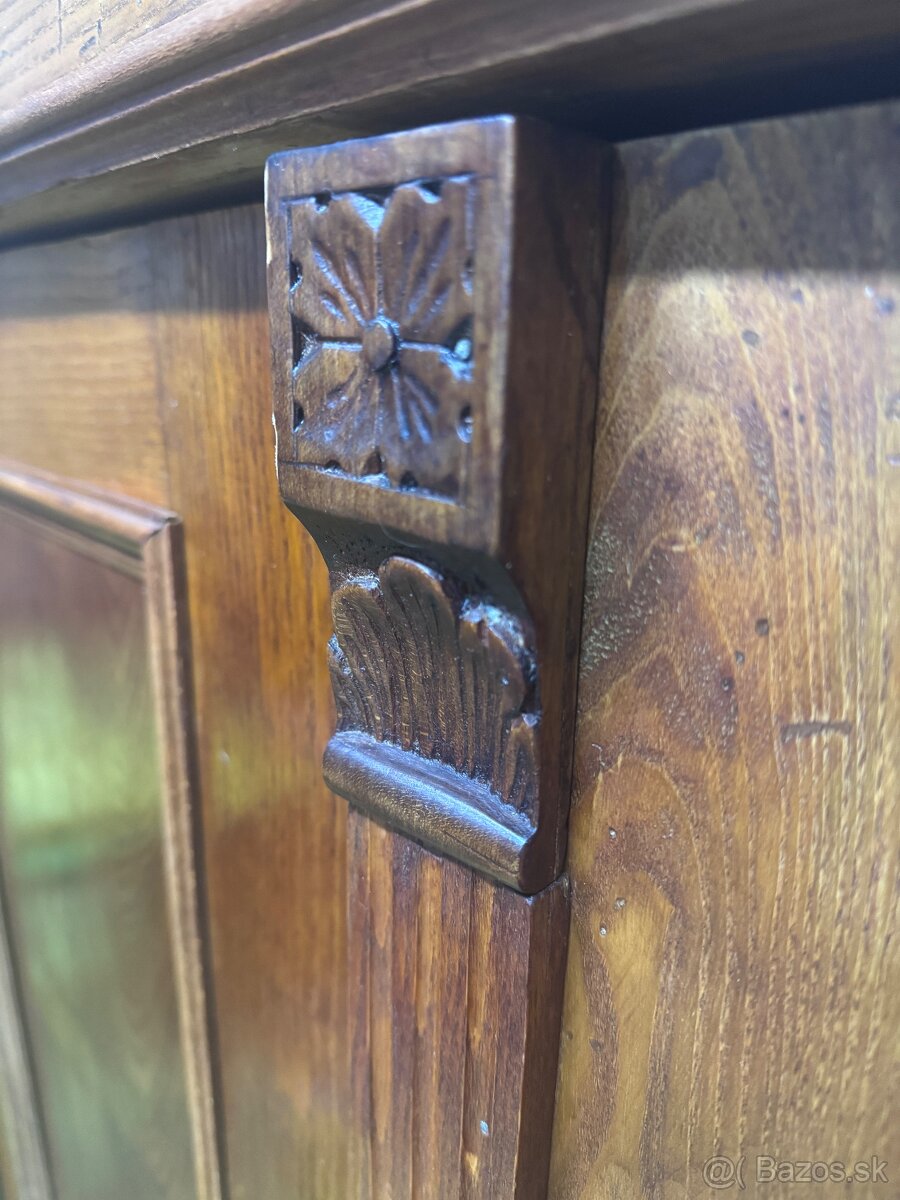 Starožitná skriňa - 6