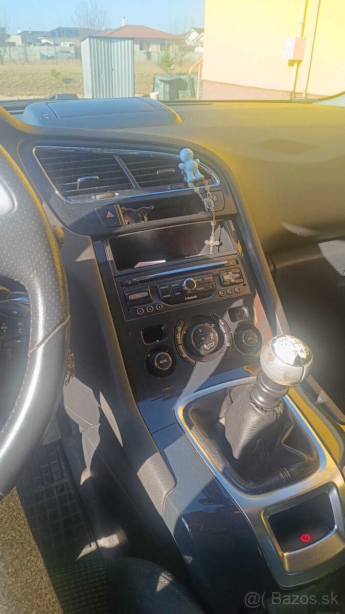 Peugeot 5008 2.0 HDI - 6