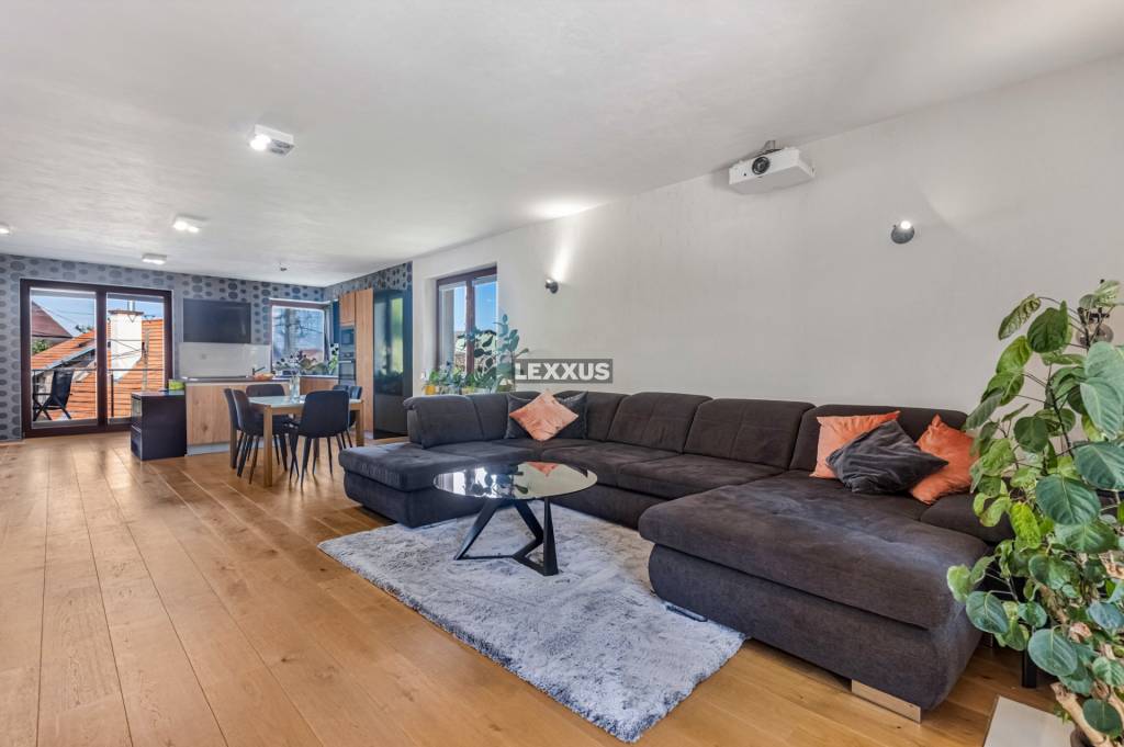 | Veľkorysý 8-izbový rodinný dom s bazénom na Zvončekovej ul - 6