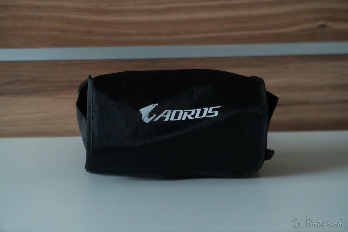 Gigabyte aorus p750w - 6