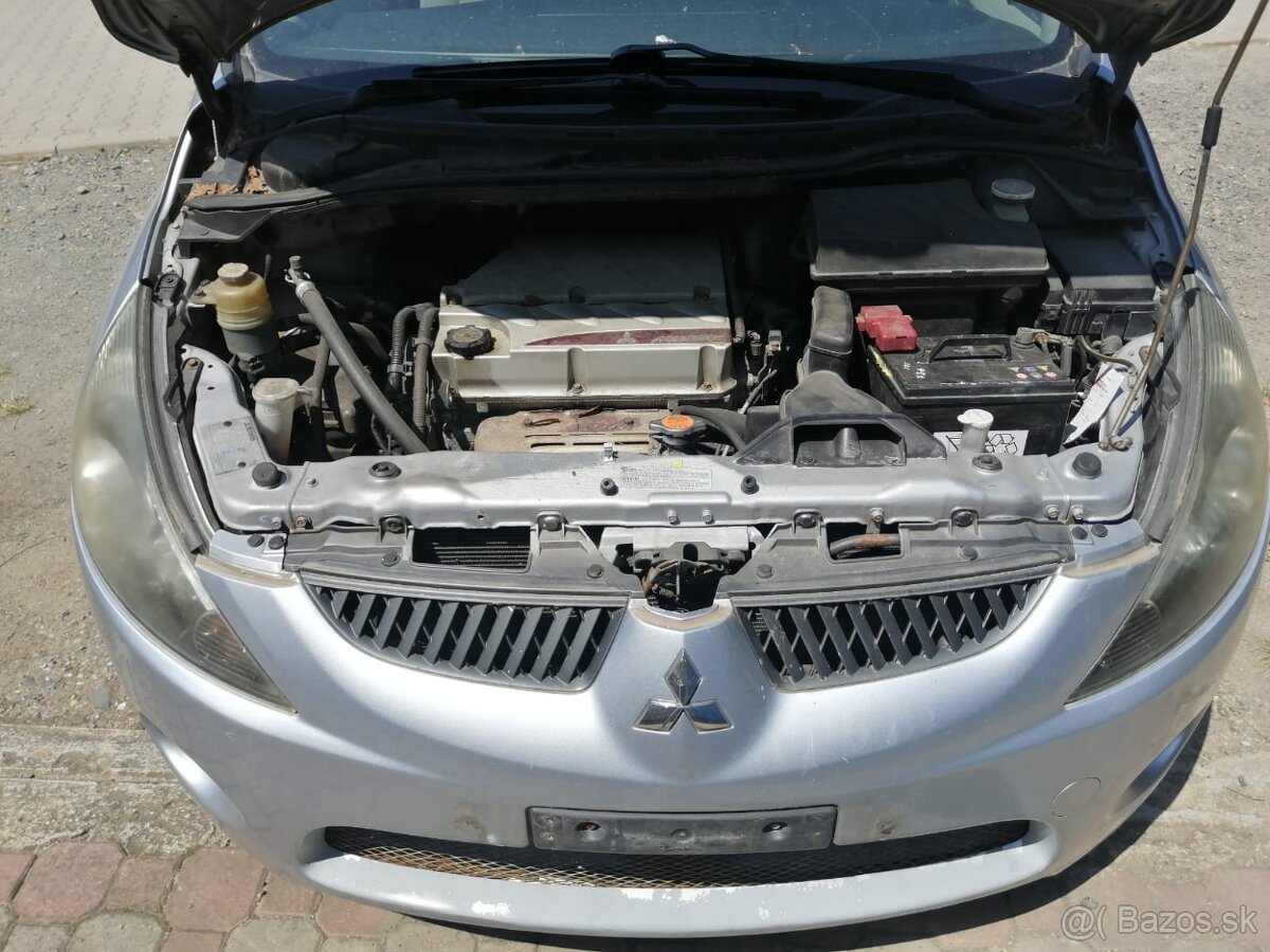 Mitsubishi Grandis 2.4B - 6