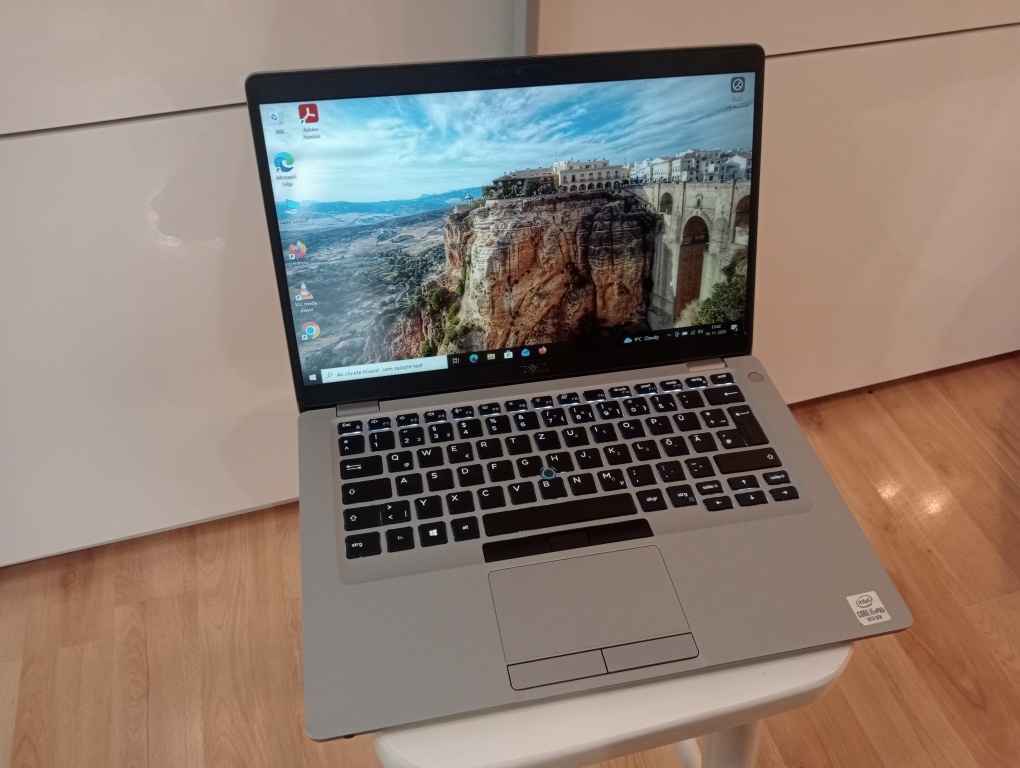 predám Dell Latitude 5410 , Intel core i5 , 8gb ram , ssd - 6