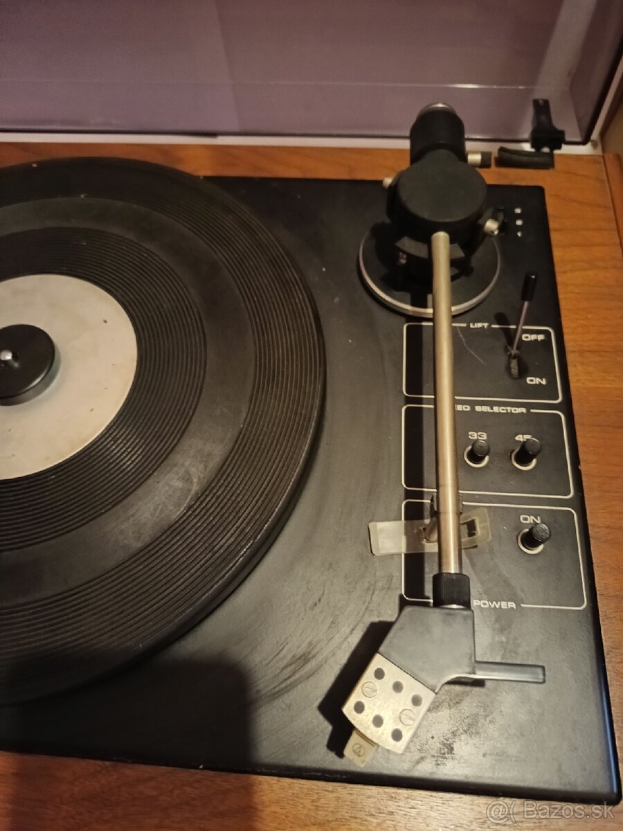 Gramofón Tesla NC420 HIGH FIDELITY TURNTABLE - 6