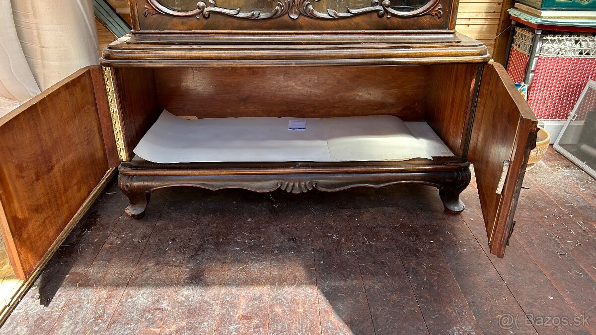 STAROŽITNÝ NÁBYTOK - 6