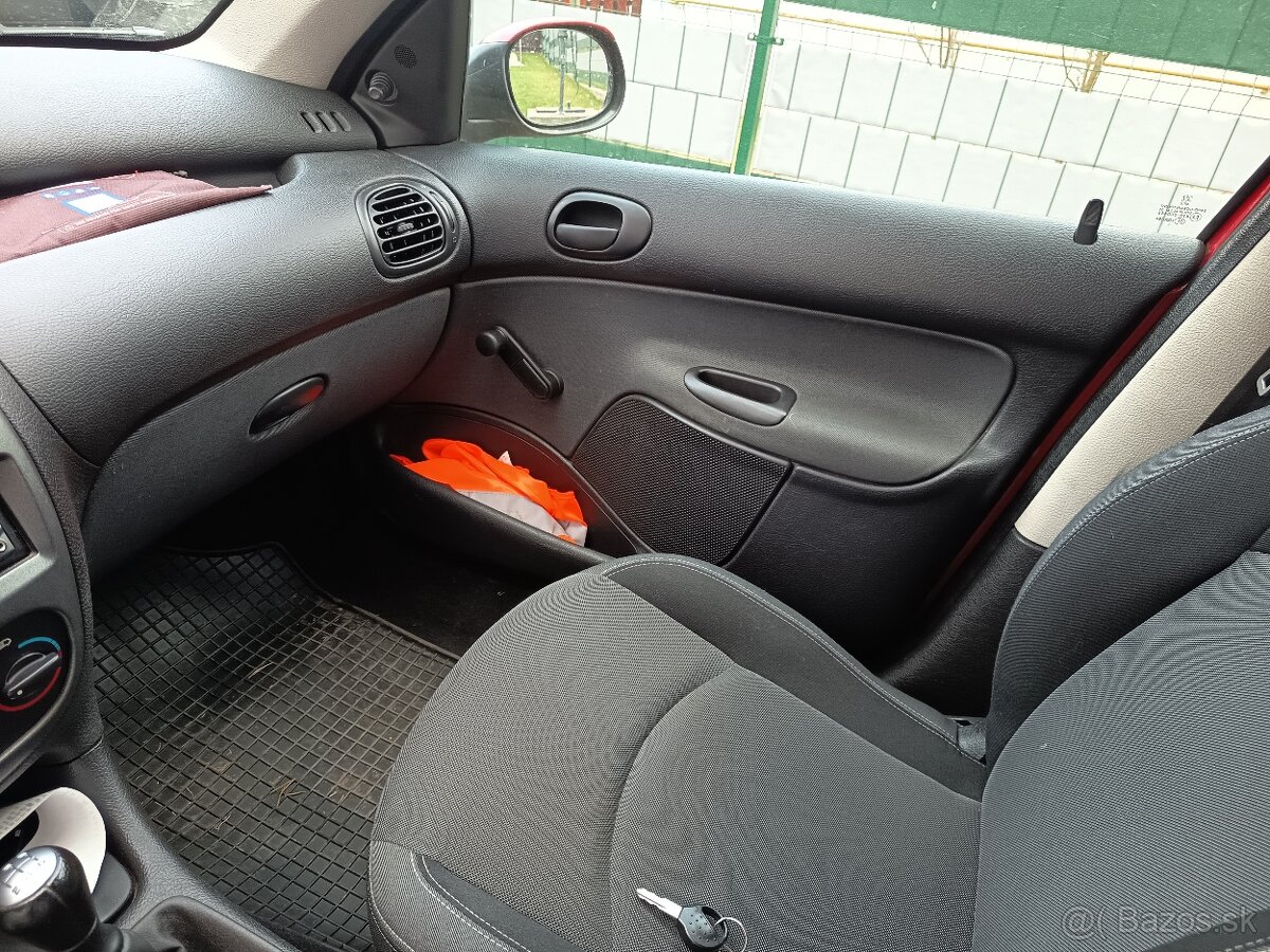 Predám Peugeot 206 - 6