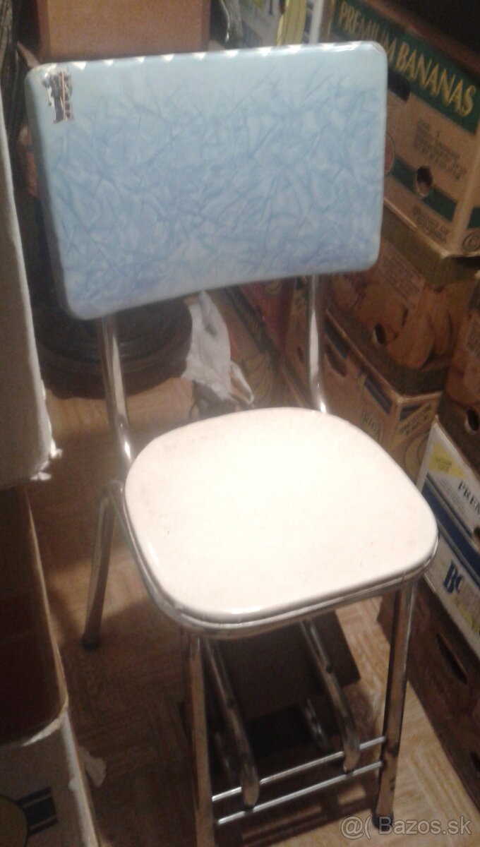 Stary retro nabytok - 6