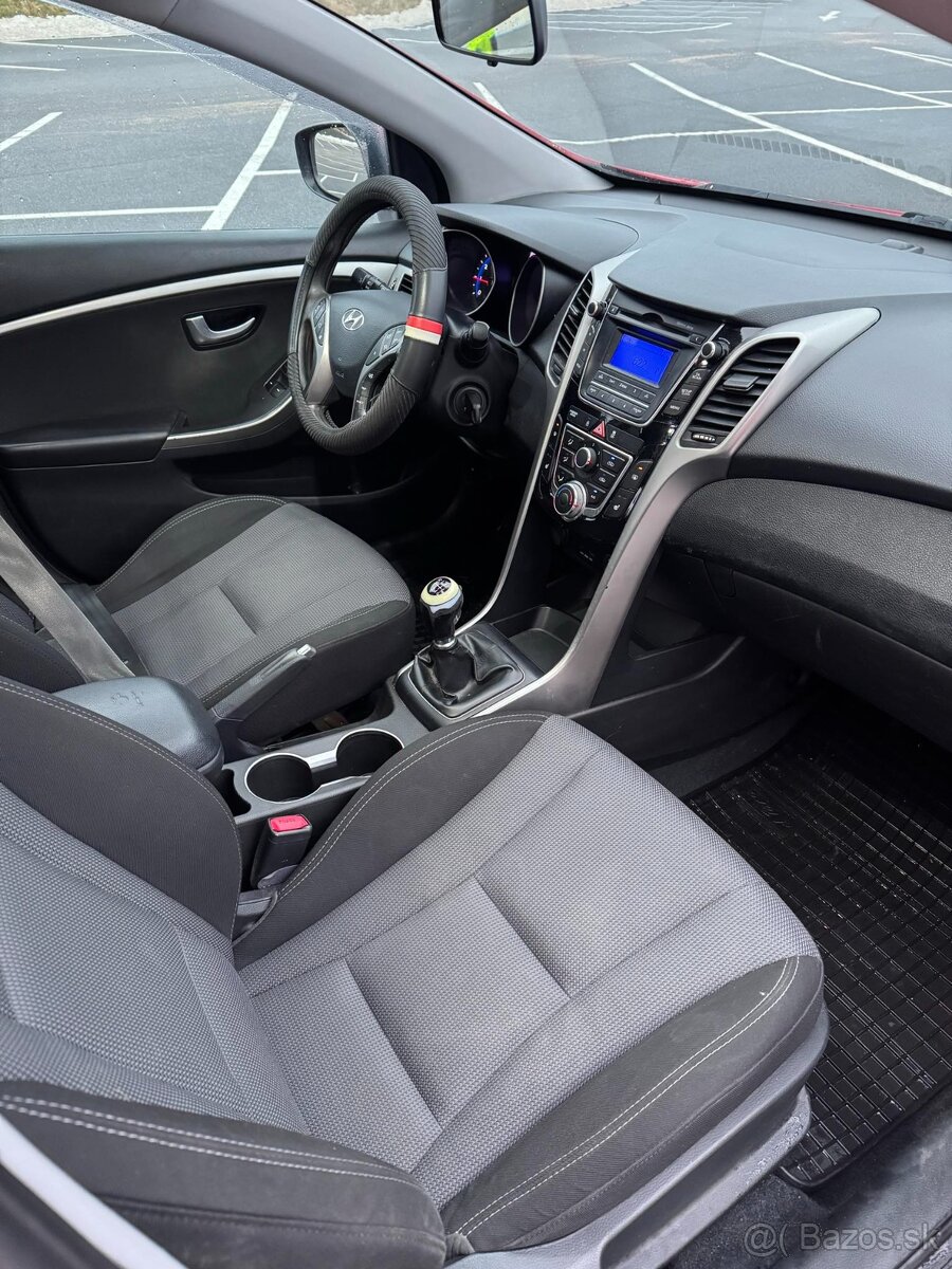 Hyundai i30 Hatchback 1.6 MPI Benzín, 88kW - 6