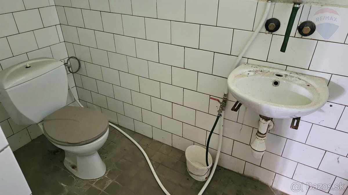 Výrobná hala s bývaním v obci Topoľnica. "REZERVOVANÉ" - 6