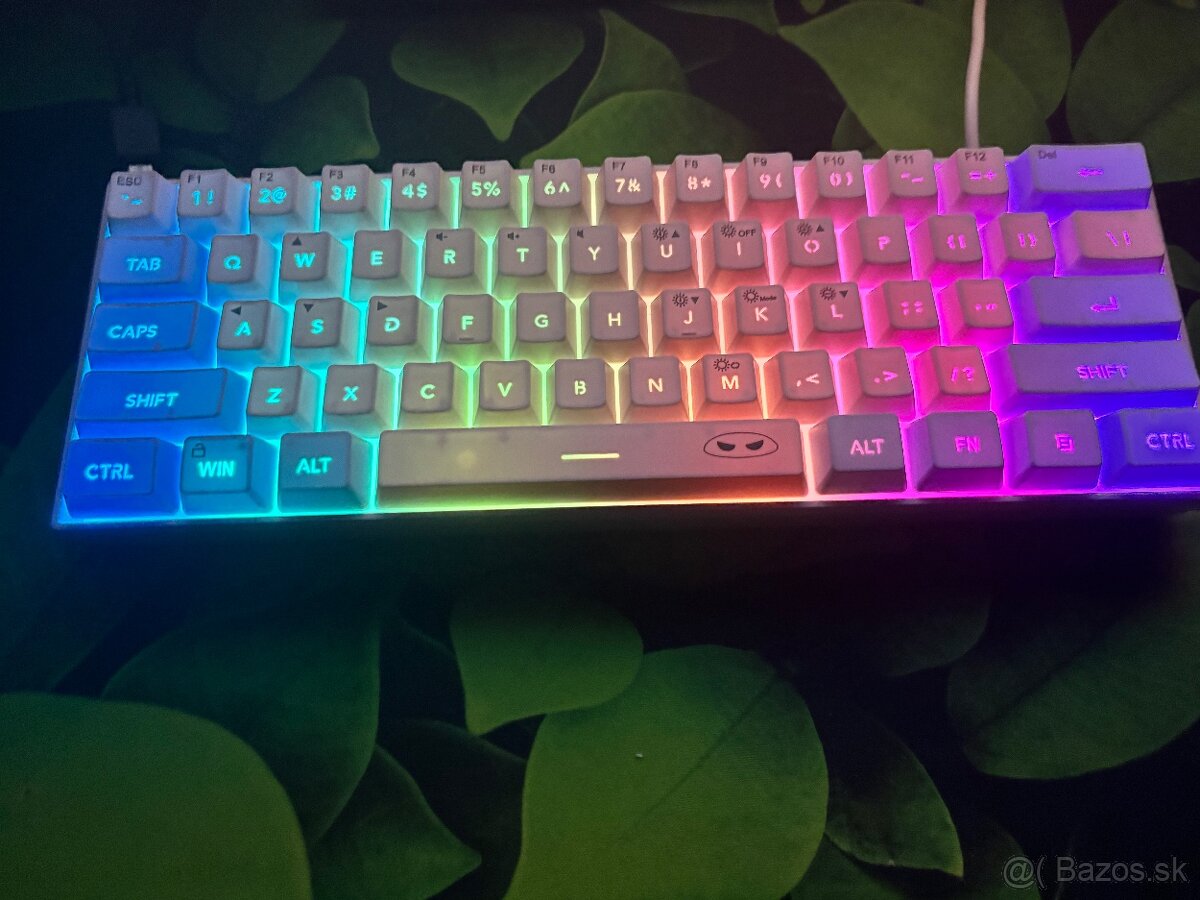 Predám 2 klávesnice – mechanickú MUCAi a membránovú MageGee - 6