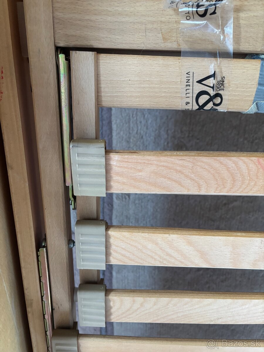 Kvalitná drevená posteľ 150x210 - 6