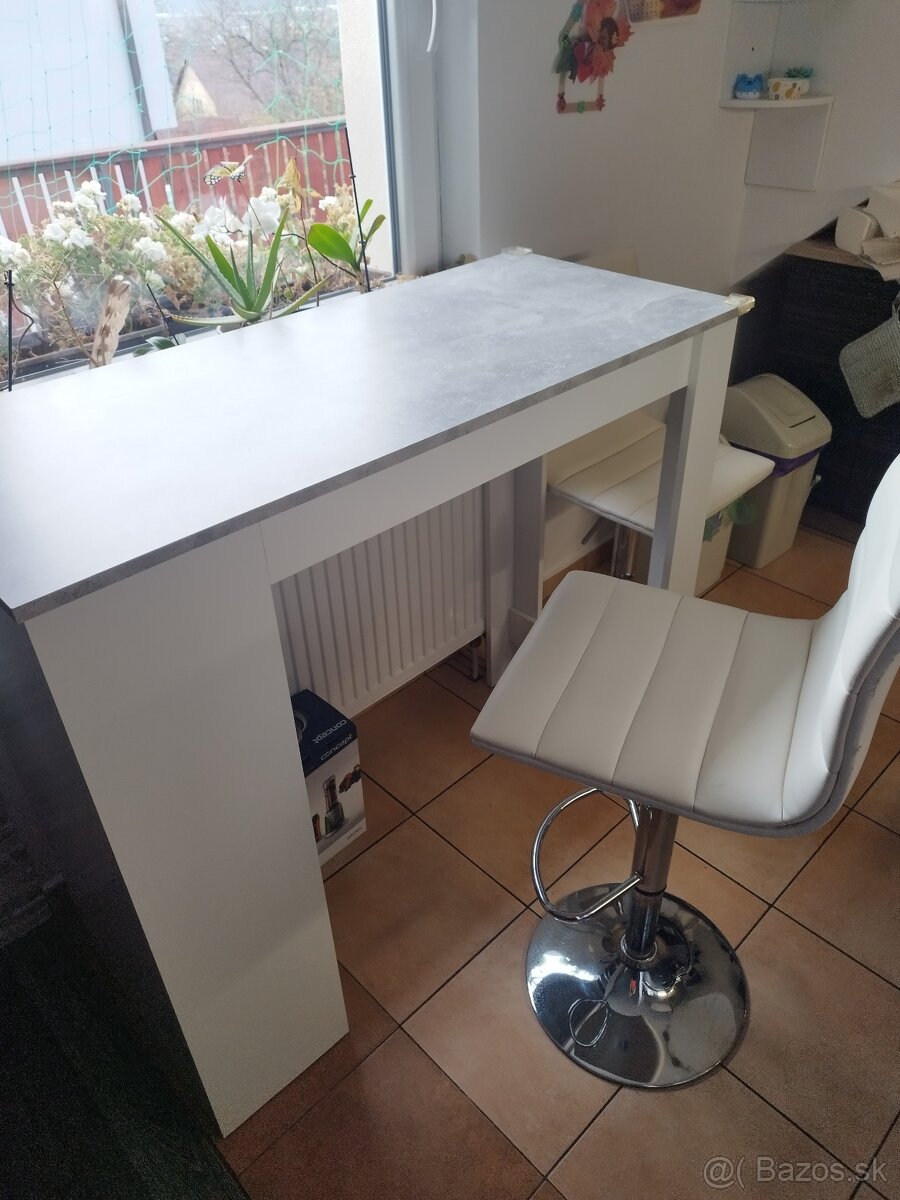 Barový stolík so stolickami - 6