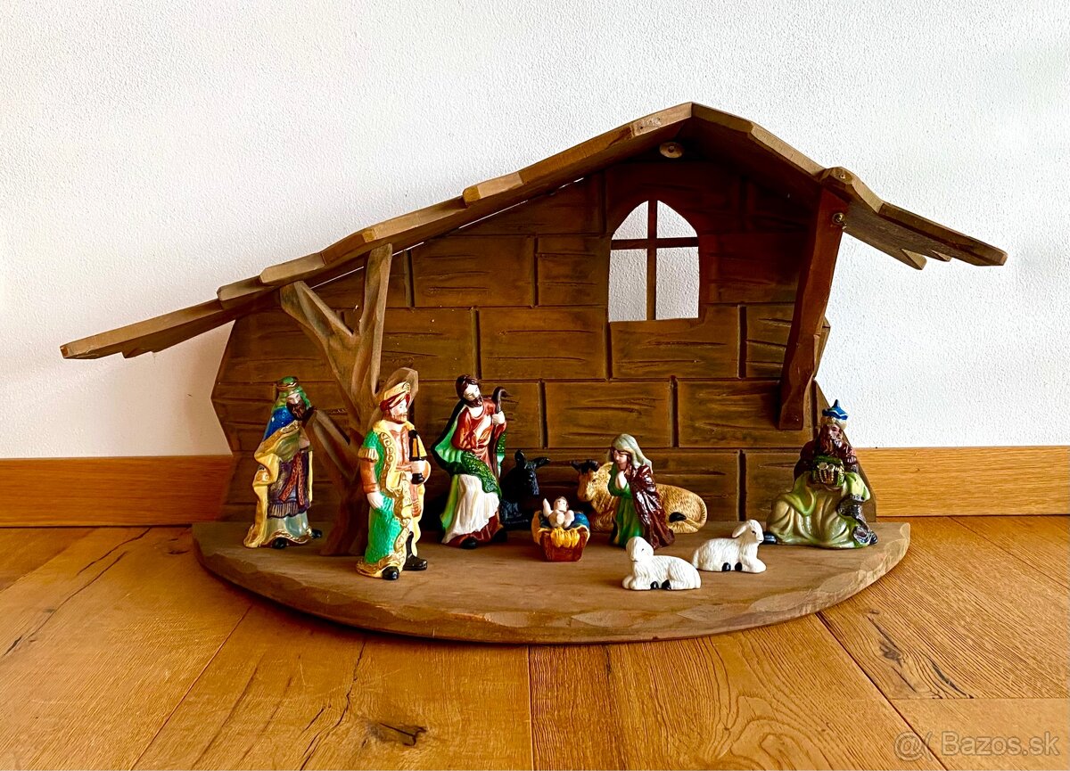 Starý velký krásný dřevěný betlém s osvětlením - 6