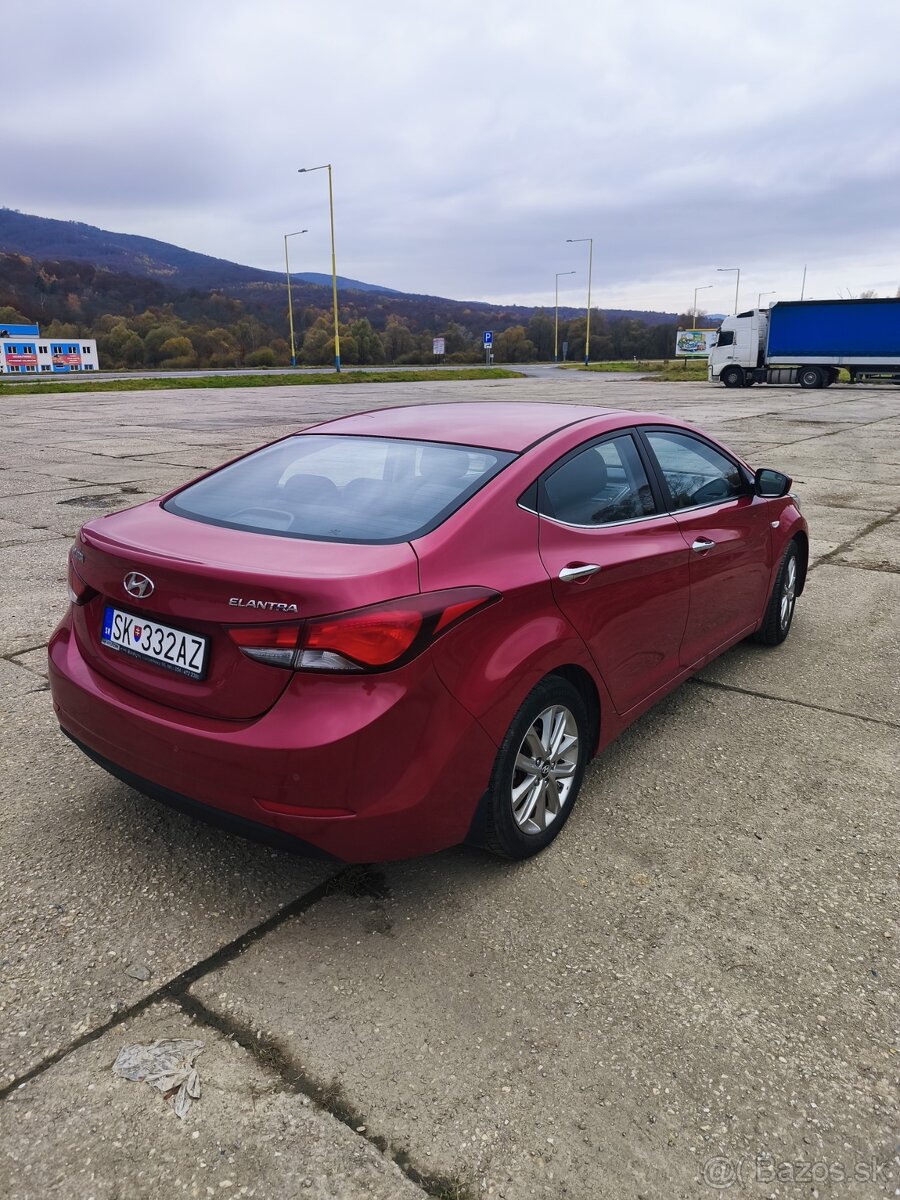 Hyundai Elantra Sedan 1.6 benzín 97kW manuál - 6