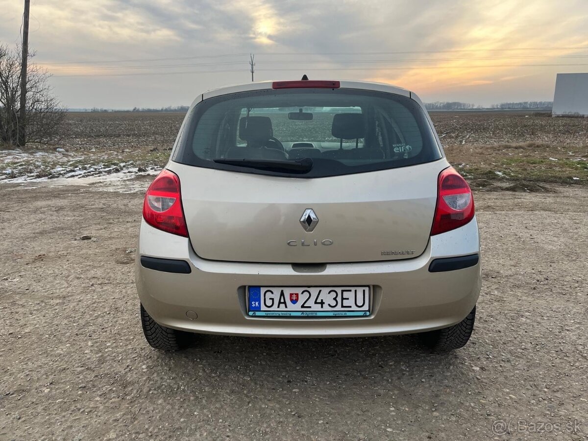 Renault Clio 1.2 benzín - 6
