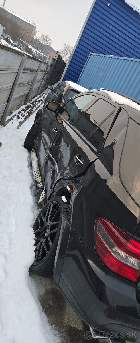 Mercedes Benz ML63 AMG - 6