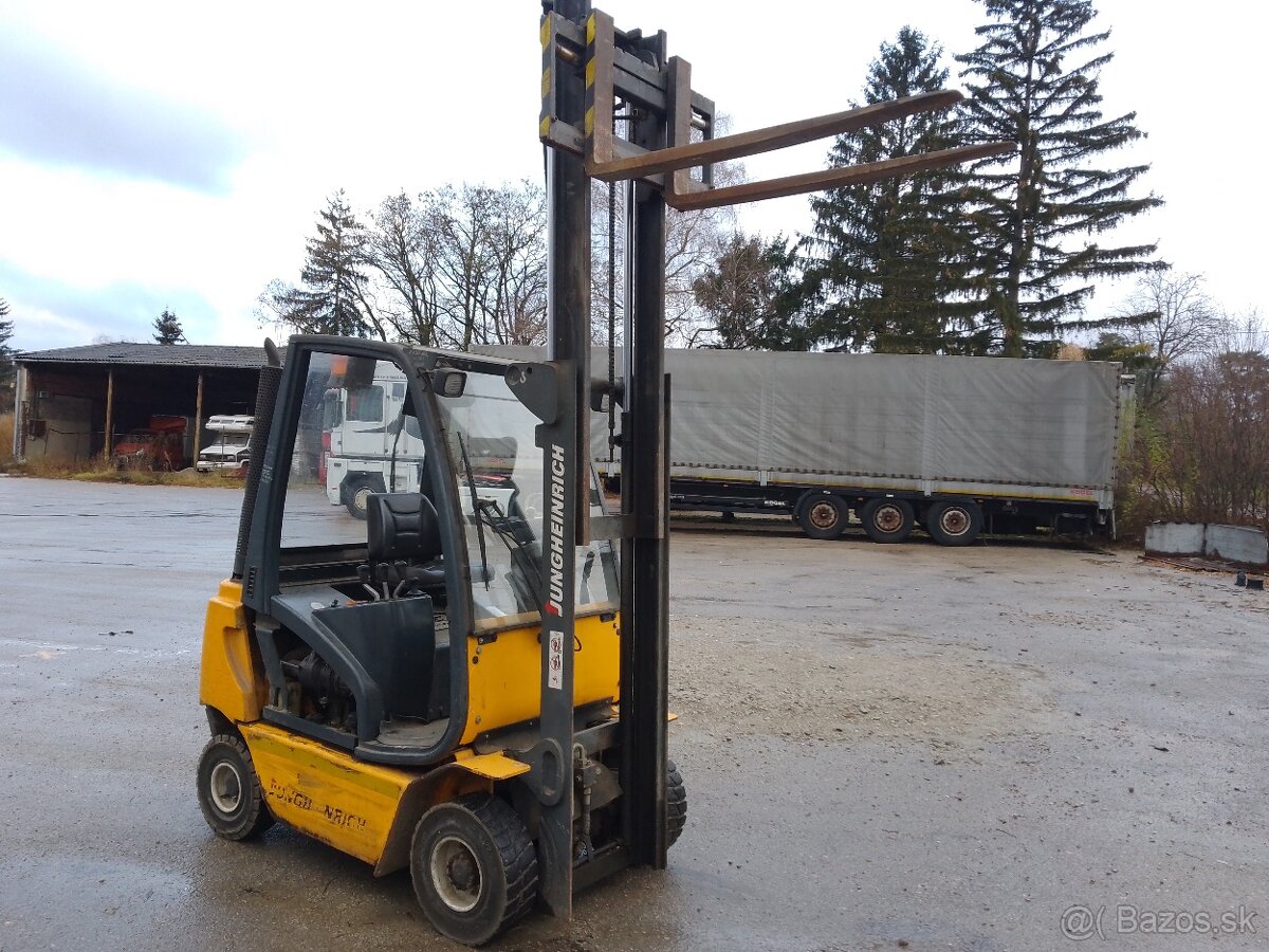 Vysokozdvižný vozík -VZV - 6