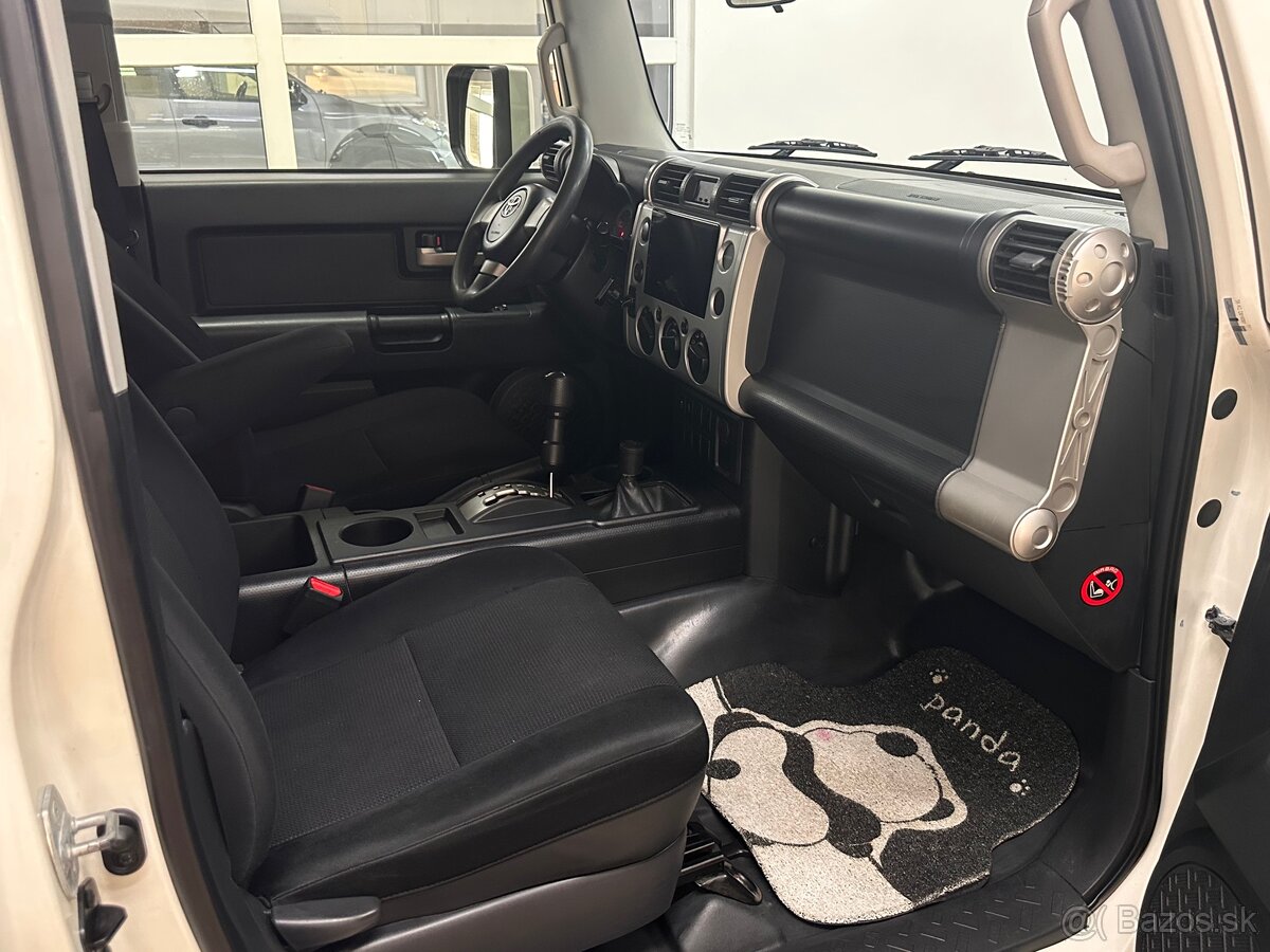 Toyota FJ Cruiser - 6