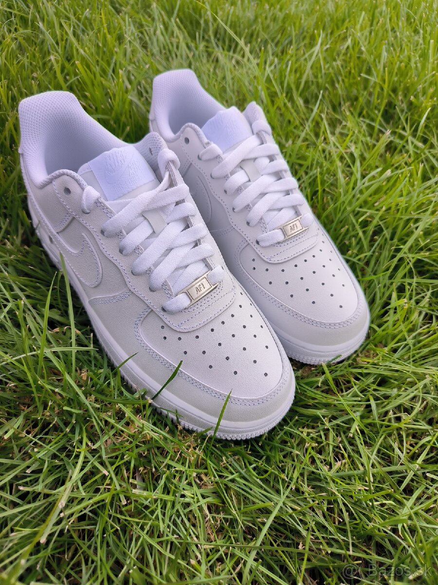 Nike Air Force 1 Triple White 38.5 - 6