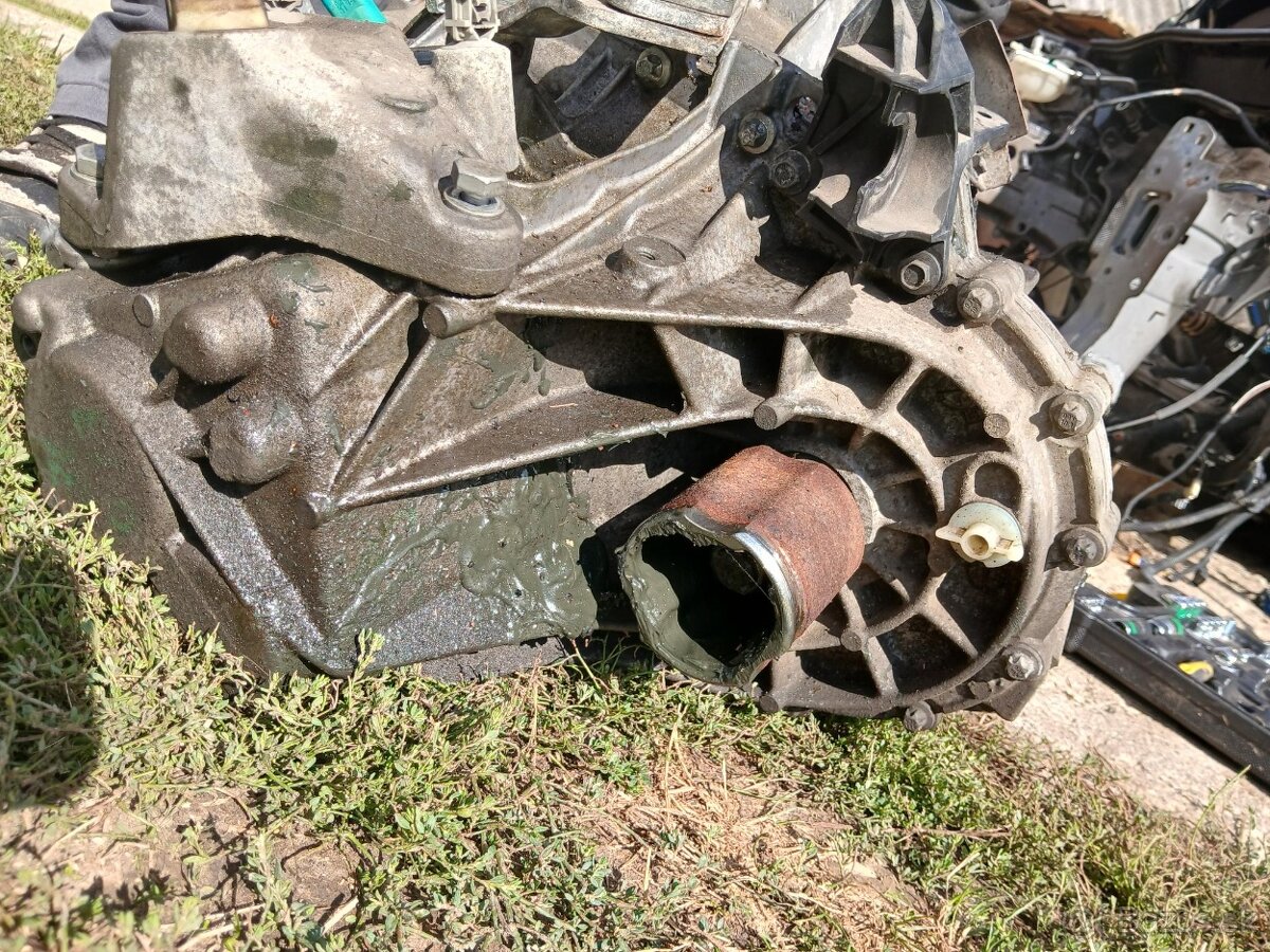 Rozpredám Renault CLIO IV - 6