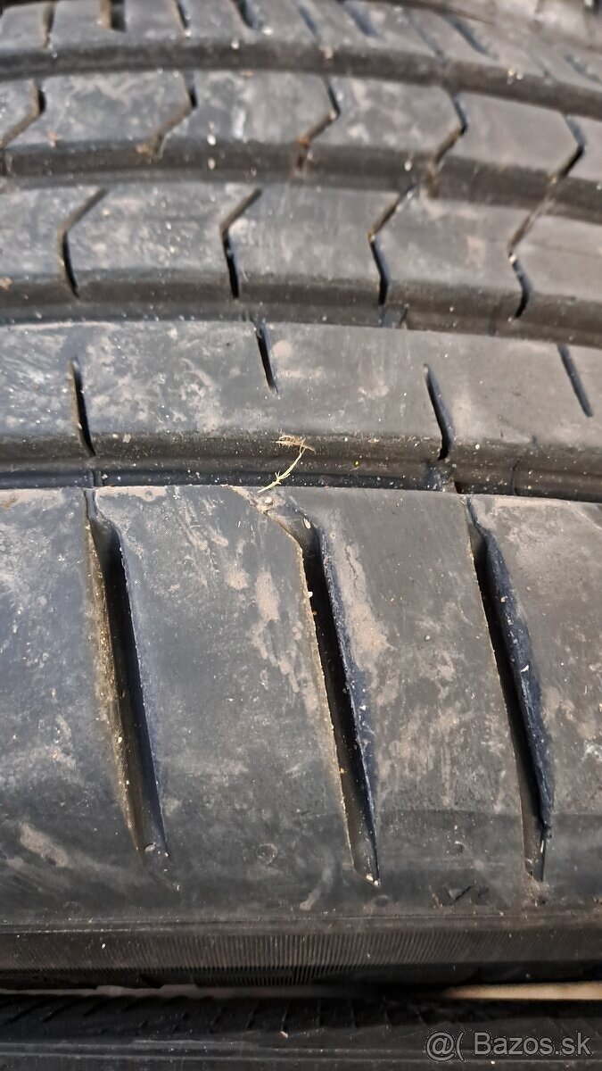 Predám 4ks pekné letné 205/50r17-93V Vredestein - 6
