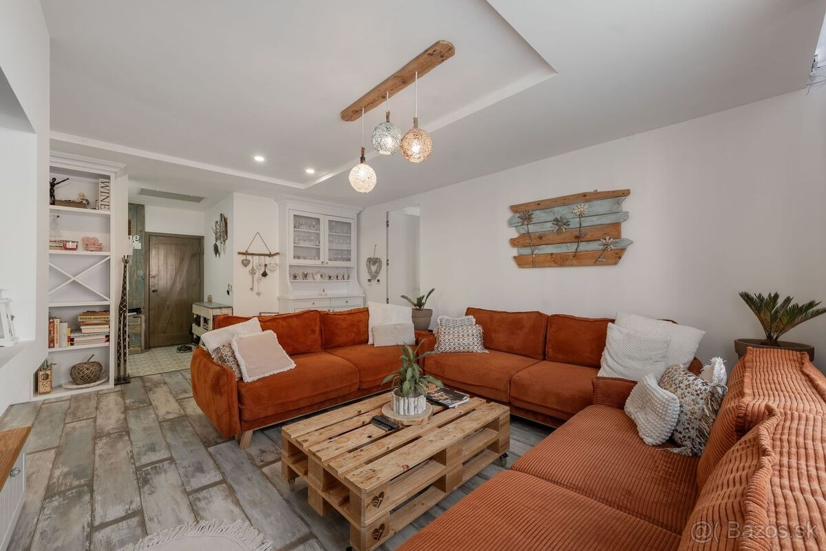 ZELENÁ STRÁŇ - PRIESTRANNÝ 4 IZBOVÝ BYT, 3 TERASY, 2 GARÁŽOV - 6