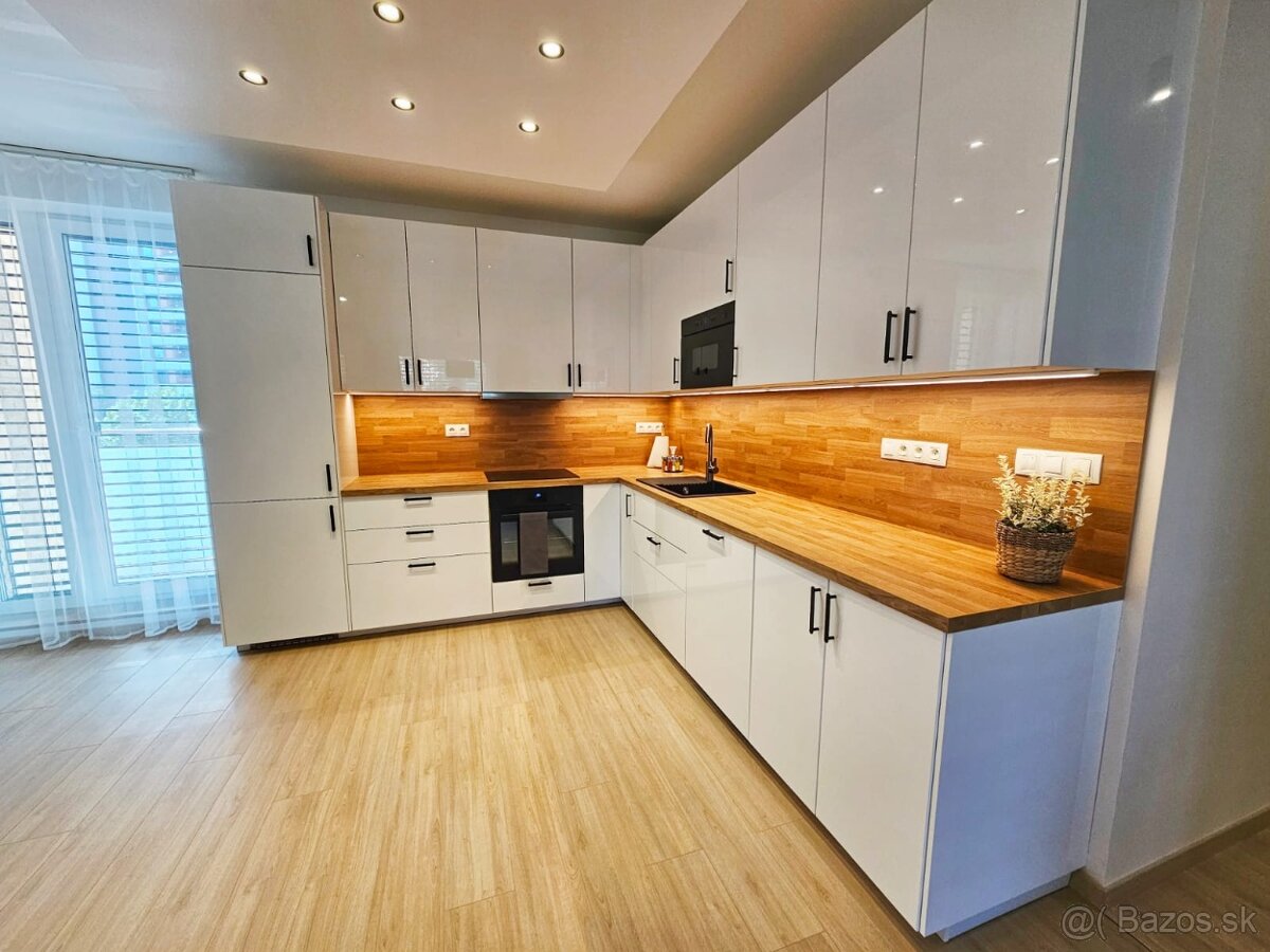 Prenájom 3 izbového bytu v novostavbe Petržalky - 6