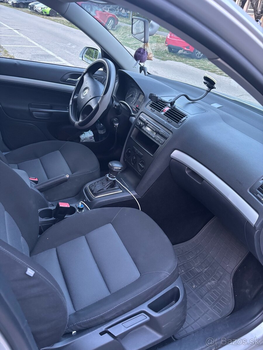 Škoda oktavia 2 1.6 MPI - 6