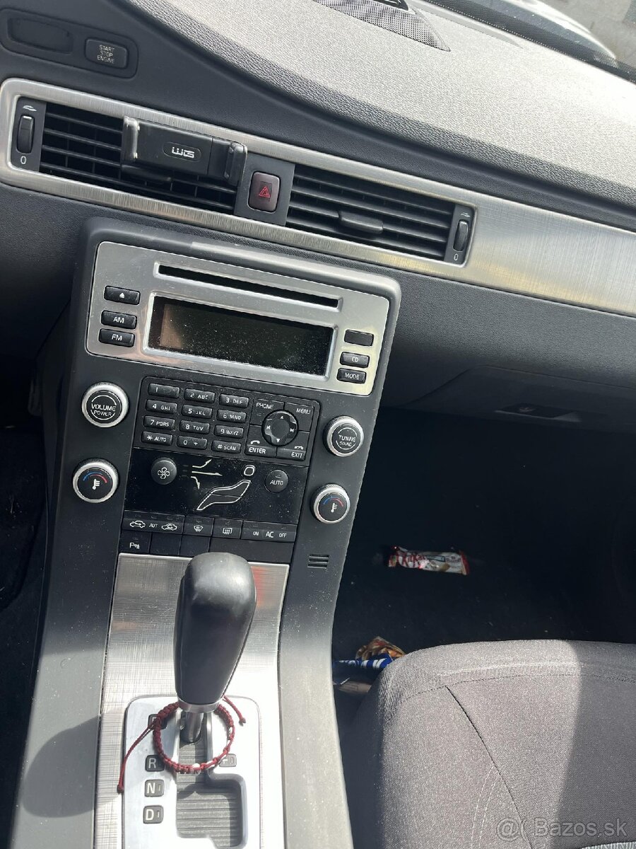 Predám Volvo V 70 D5 - 6