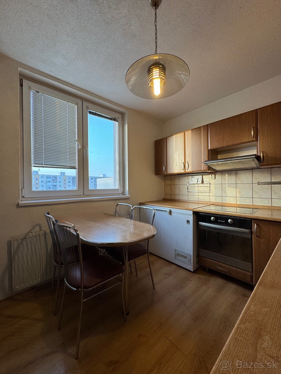 🏡 Na predaj 3-izbový byt - 6