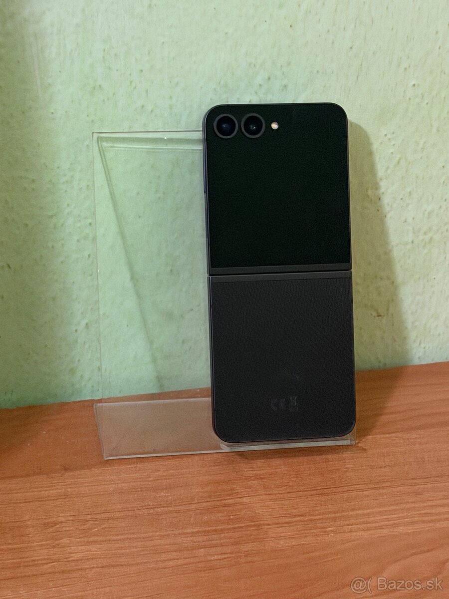 PREDANÉ Dobrý deň Ponúkam na predaj Samsung Galaxy Z Flip 6 - 6