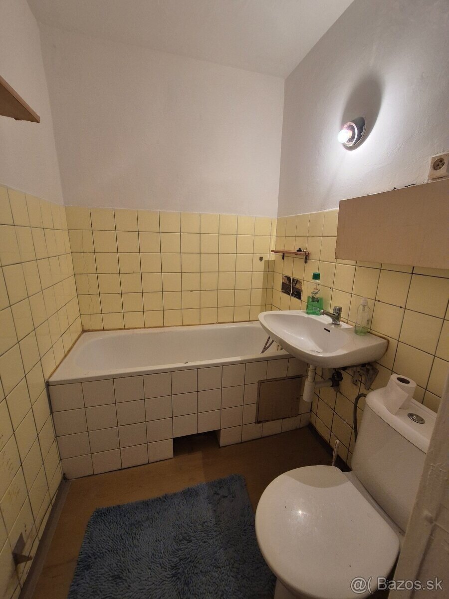 Predám 1 iz. byt, ul. Družstevná, Komárno - 6