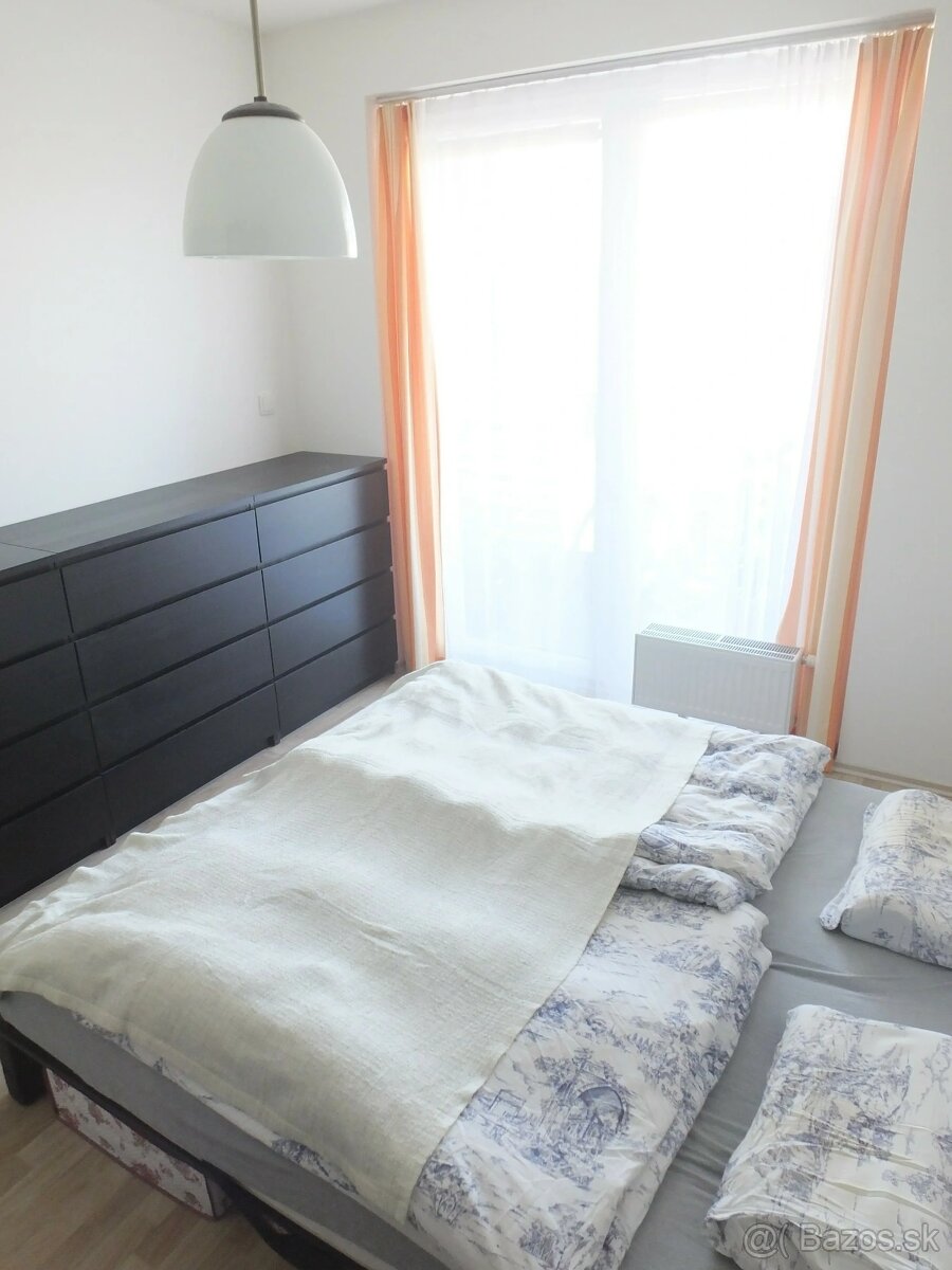 PRENÁJOM – priestranný 2 iz byt v Petržalke s parkingom - 6