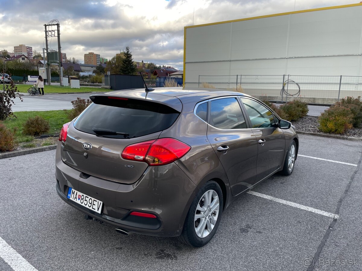 KIA Cee’d 1.6 CRDi Platinum – TOP výbava - 6