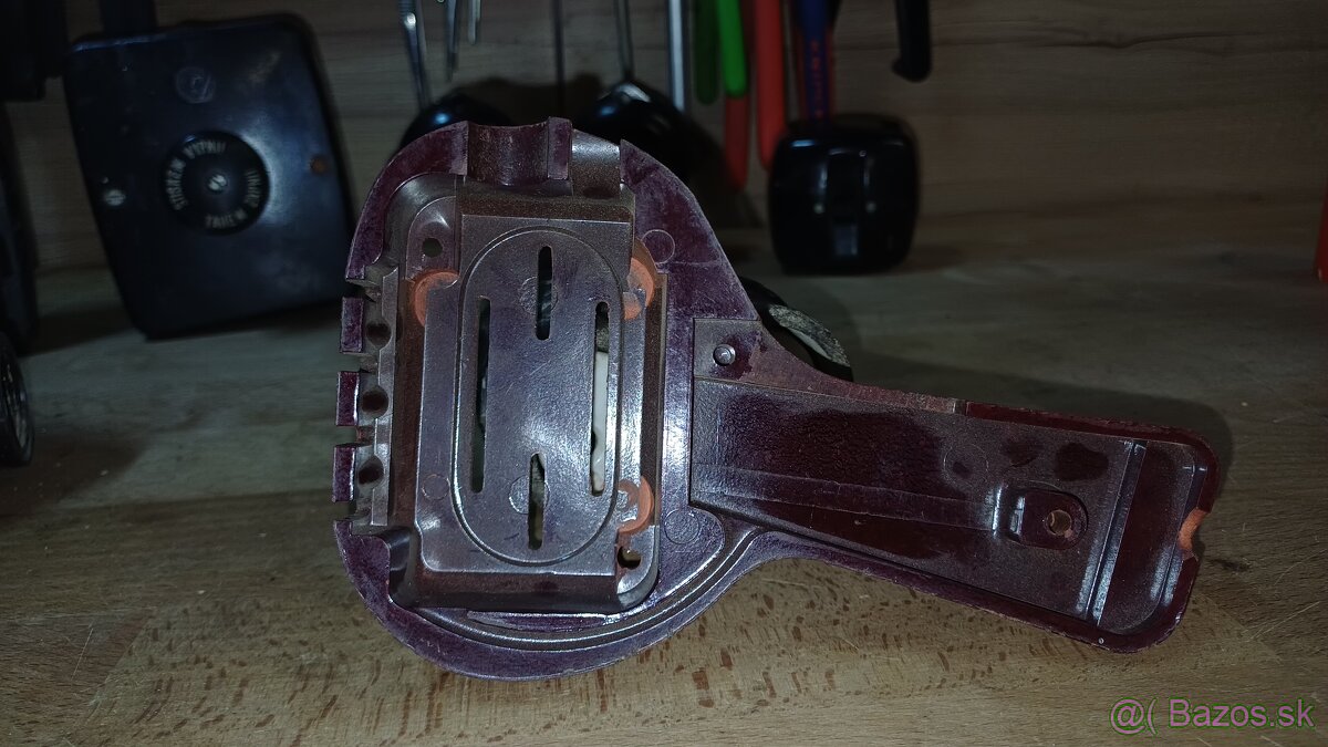 Staré bakelitove elertro veci. - 6