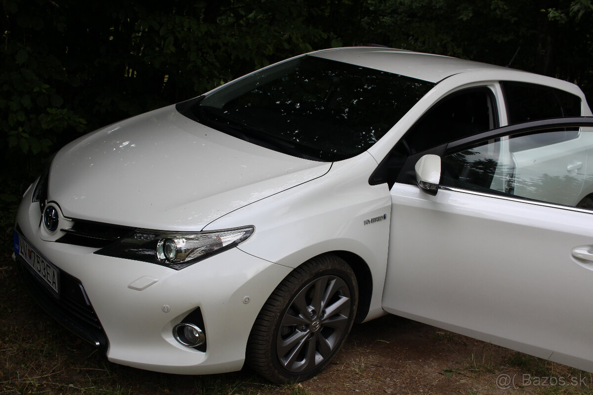 Toyota auris hybrid 1,8 - 6