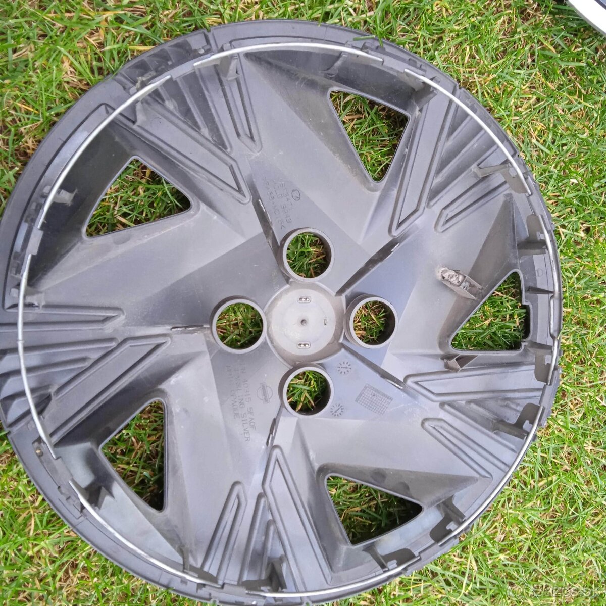 Puklice Nissan R16 originál diel - 6