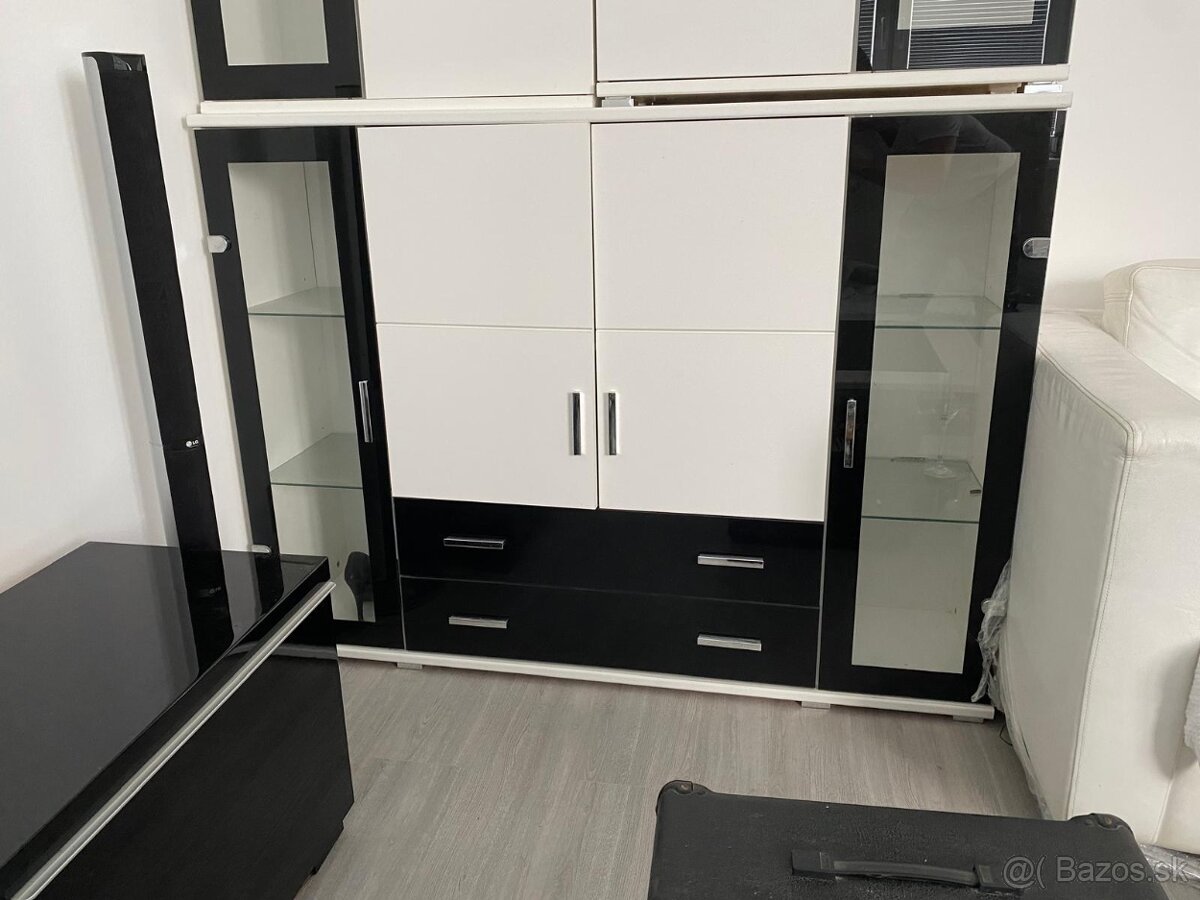 Obývacia zostava - skrine s led podsvietením - 6