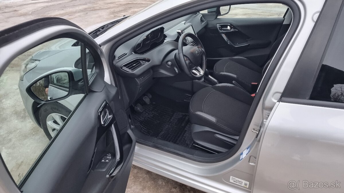 Predám Peugeot 208 1.2 benzín - 6