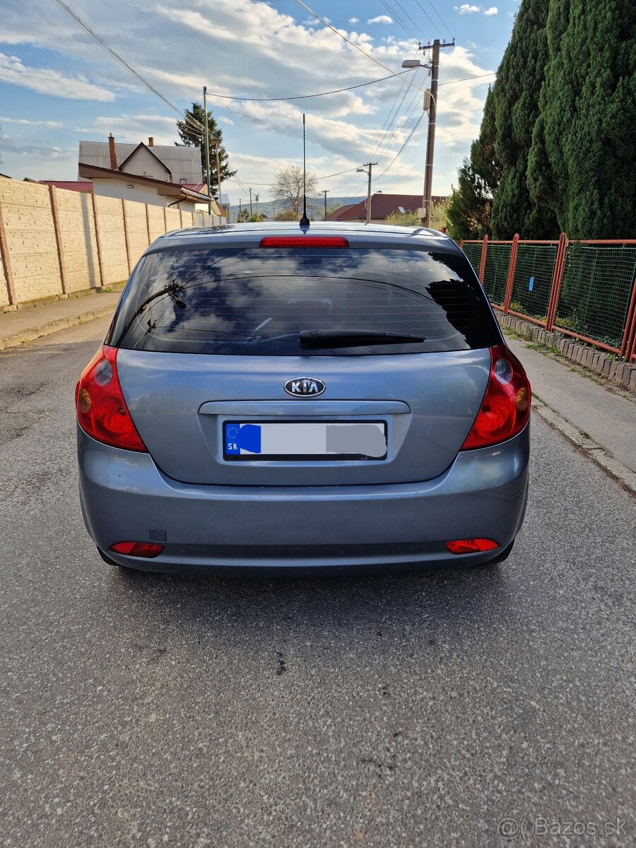 Kia Ceed 1,6 Crdi 85KW 2008 - 6