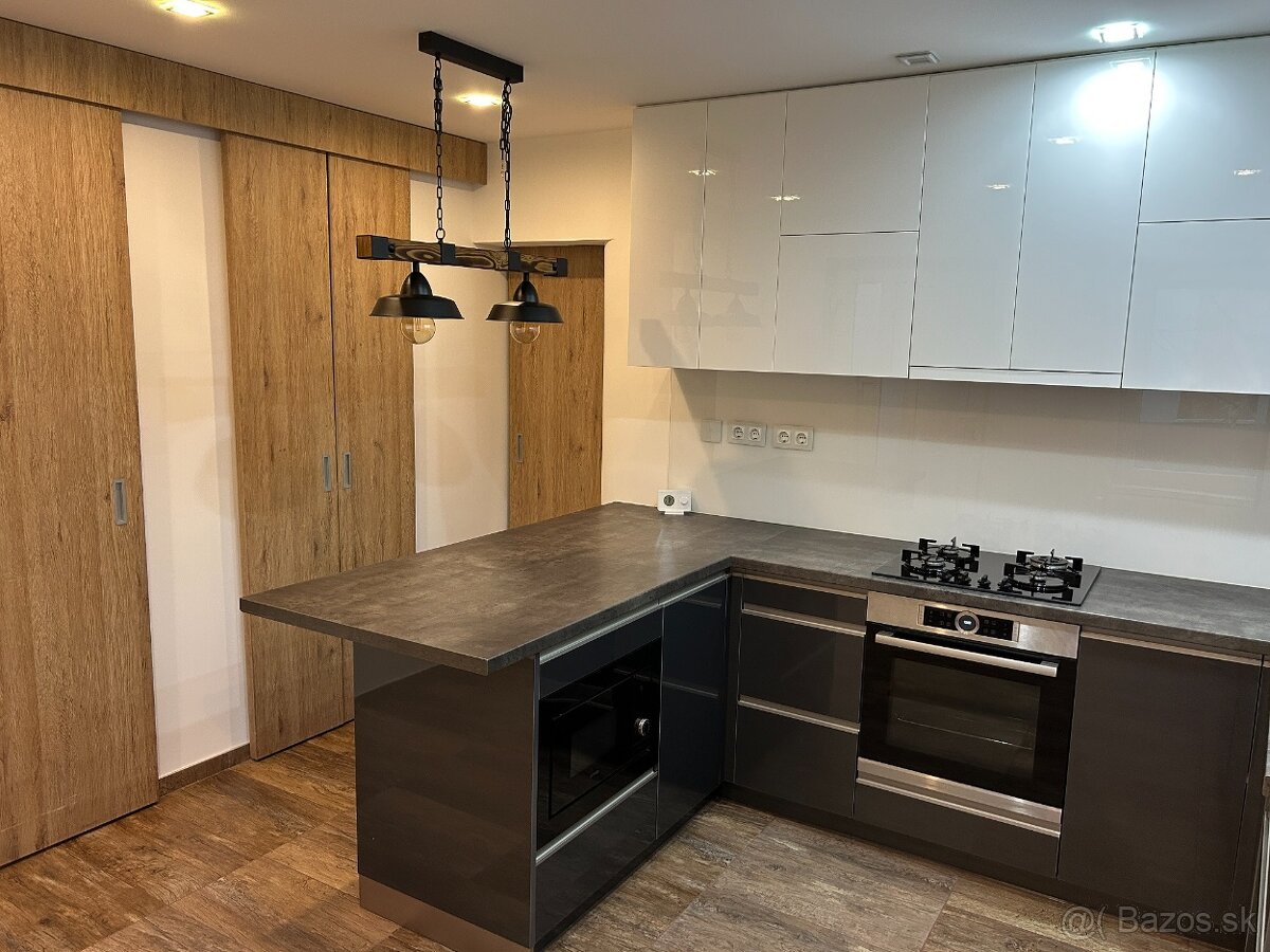 PRENÁJOM MODERNÝ RODINNÝ 3 IZBOVÝ DOM VAJNORY, KONCOVÁ UL., - 6